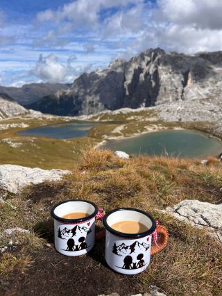 Ještě než to tu zaspamujeme bílýma fotkama plnýma sněhu, hodím sem ještě trochu podzimní nálady, která mi přišla včera od...